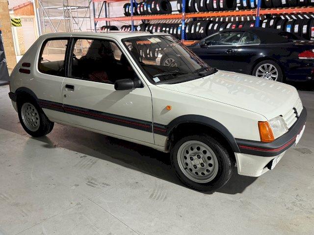 PEUGEOT 205